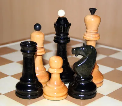 Файл:Chess set of the USSR.jpg — Википедия картинки