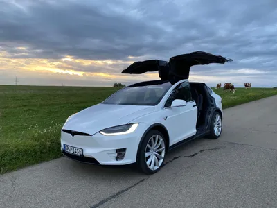 Tesla Model X представлена ​​в Гёппингене, inkl. Водитель - Miet-eAuto.de картинки