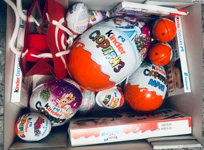 Шоколадное яйцо с сюрпризом Kinder SURPRISE, Новогодняя серия 2020 для  девочек , 220 г - «Огромное надувательство! Лучше купить киндер макси за  350р! Сравнение игрушек с kinder maxi.» | отзывы картинки