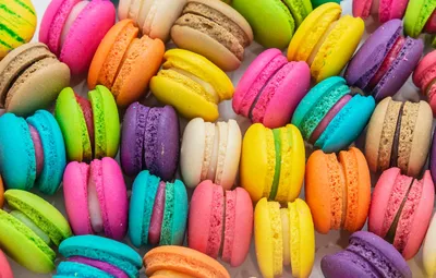 Обои colorful, десерт, pink, пирожные, сладкое, sweet, dessert, bright,  macaroon, french, macaron, макаруны картинки на рабочий стол, раздел еда -  скачать картинки