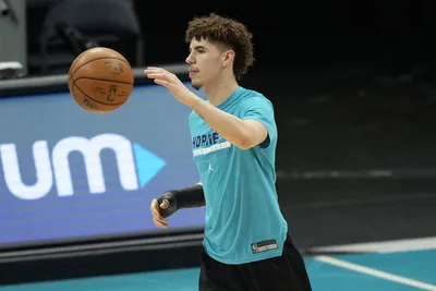 Запястье зажило, LaMelo Ball Хорнетс разрешен к действию | Рейтер картинки