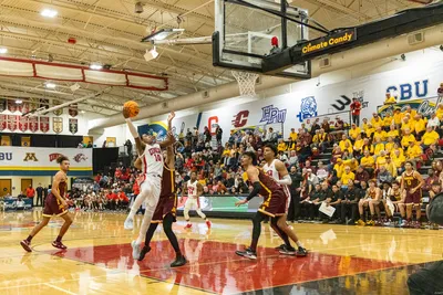 ФОТОГРАФИИ: UNLV, Мужская баскетбольная команда High Point завоевала титулы SoCal Challenge в JSerra над Миннесотой, штат Теннесси | Отправка Капистрано картинки