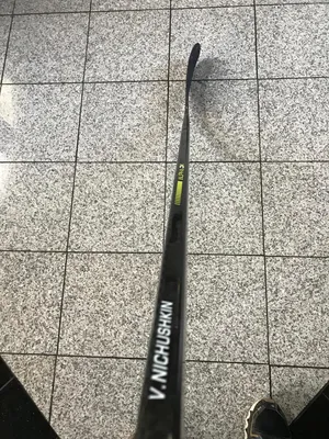 NEW Warrior Alpha DX Pro Stock Хоккейная клюшка левая 95 Flex Colorado Avalanche Ничушкин | SidelineSwap картинки