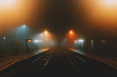 Foggy Train Platform 4k, HD-фотография, 4k обои, изображения, фоны, фото и картинки картинки