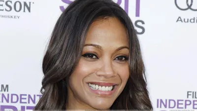 Zoe Saldana Hd Wallpaper - Цвет чьей-то кожи Цитаты - 1407x2048 Обои картинки