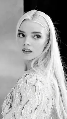 Anya Taylor-Joy Black & White Photoshoot 4K Ultra HD Mobile Wallpaper картинки