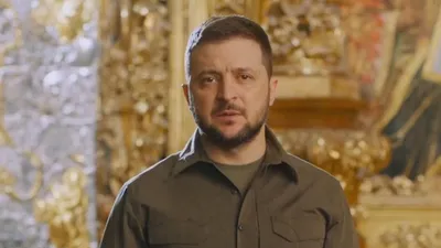 Ukraine war: President Zelenskyy visits St Sophia Cathedral in Kyiv to  deliver Easter message | World News | Sky News картинки