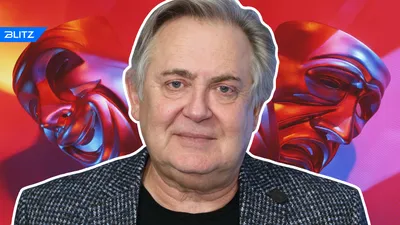 Юрий Стоянов впервые выступил на сцене Современника #shorts смотреть онлайн  видео от ТАСС в хорошем качестве. картинки