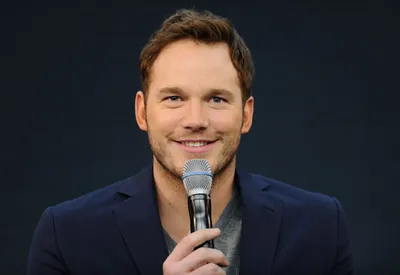 Обои взгляд, мужчина, рубашка, Chris Pratt картинки на рабочий стол, раздел мужчины - скачать картинки