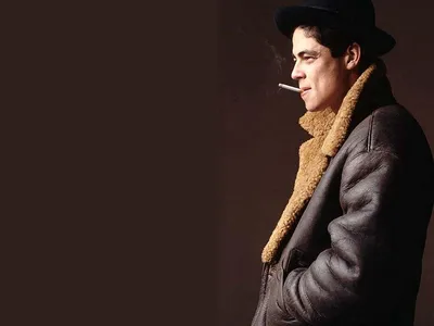 Benicio Del Toro Wallpaper Hd Background Скачать рабочую среду Фотография Бенисио Дель Торо, предоставленная Beatrice29 | Português de partilha de images изображения картинки