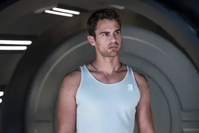 Herunterladen hintergrundbild theo james, englischer schhauspieler, портрет, фотосъемка, beliebte schhauspieler, theodore peter james kinnaird taptiklis mit einer auflösung zu überwachen 2560x1600. Изображение на рабочем столе картинки