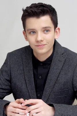 Asa Butterfield Escritorio Fondos de Pantalla Asa Butterfield Imágenes por Kaia-27 | Испанские изображения картинки