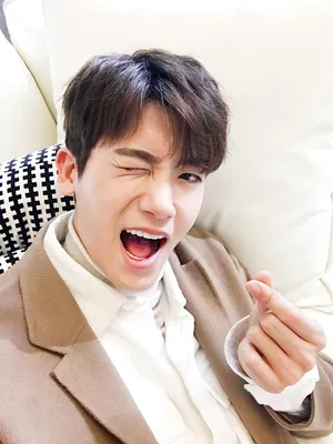 park hyung sik pics on Twitter: \"если у вас грустный и скучный день, вот селфи хёншика 💓 https://t.co/O6b9aswwPK\" / Twitter картинки