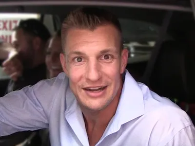 Rob Gronkowski Returns To Buccaneers, Deal Worth $10 Million картинки