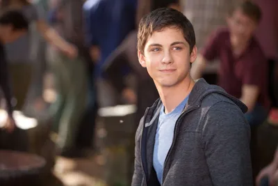 Logan Lerman Logan Lerman Фонды брюк Фонды брюк Изображения Liliane11 | Испанские изображения картинки