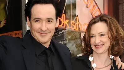 John cusack and joan cusack Banque de photographies et d'images à haute  résolution - Alamy картинки