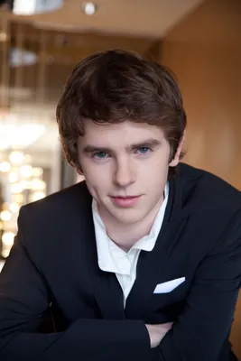 179770 1920x1080 Freddie Highmore - Rare Gallery HD Wallpapers картинки