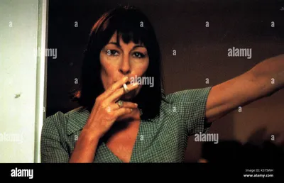 Anjelica Huston - Анжелика Хьюстон Обои (43428689) - Fanpop картинки