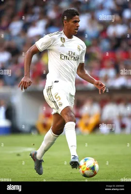 Raphael varane real madrid стоковые фотографии и изображения высокого разрешения - Страница 2 - Alamy картинки