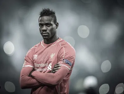 Скачать обои Mario Balotelli, портрет, лицо, итальянский футболист, сборная Италии по футболу для монитора с разрешением 2560x1600. Высококачественные обои HD картинки картинки