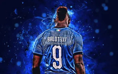 Скачать обои Mario Balotelli, pool view, Italy National Team, football, creative, Balotelli, soccer, balo, Italian football team для монитора с разрешением 2880x1800. Высококачественные обои HD картинки картинки