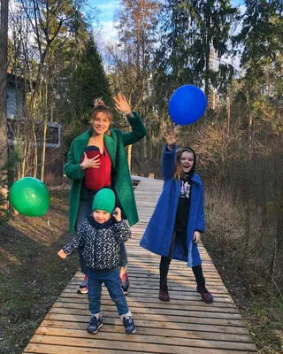 Елена Подкаминская снялась с годовалым сыном в черно-белой фотосессии -  Летидор картинки