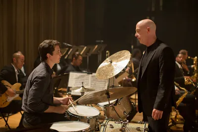В «Whiplash» молодой джазовый барабанщик против своего учителя — The New York Times картинки