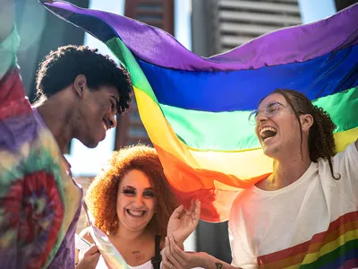 Как большая четверка поддерживает Pride в течение всего года | CPA Канада картинки