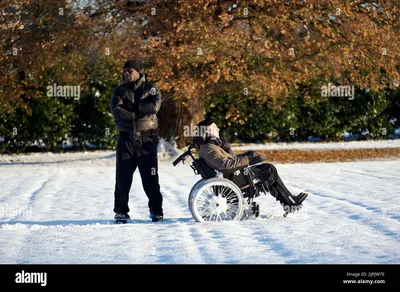 Omar sy Intouchables стоковые фотографии и изображения высокого разрешения - Alamy картинки