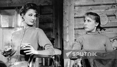 Svetlana Druzhinina and Nadezhda Rumyantseva in The Girls | Sputnik  Mediabank картинки