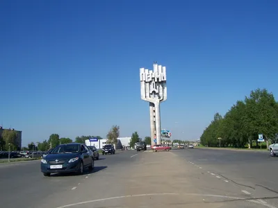 Въездная стела Город Пермь, въездной знак, Пермский муниципальный округ,  деревня Хмели, шоссе Космонавтов — Яндекс Карты картинки