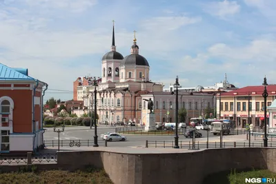 Что посмотреть в Томске, архитектура Томска, как доехать до Томска, где  поесть в Томске, автобус до Томска, отдых в Томске, дом с жар-птицами, дом  с драконом, дом с шатром, Изумрудный дом июнь-июль картинки