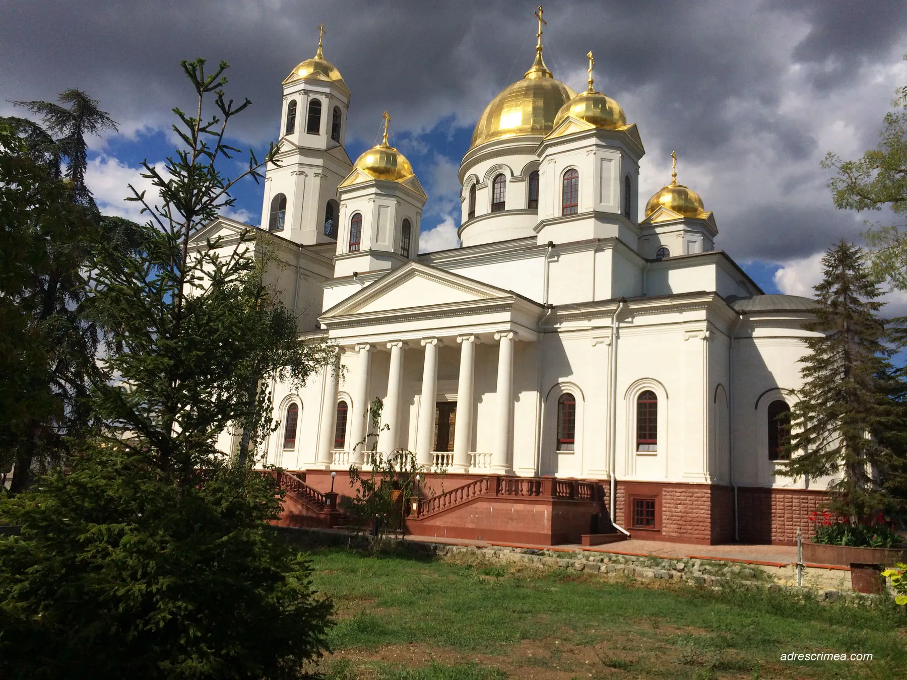 Симферополь крым сайт. Александро-Невский собор Симферополь. Симферополь Александро-Невский собор (Симферополь). Храм Александра Невского Симферополь. Собор Невского Симферополь.