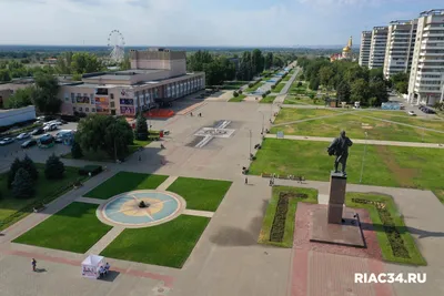 Волжский начинает праздновать 68-й день рождения картинки