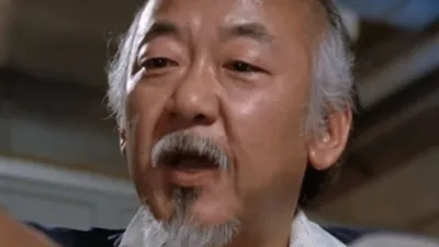 Die Tragische Lebensgeschichte Des Mr. Miyagi-Schauspielers – YouTube картинки