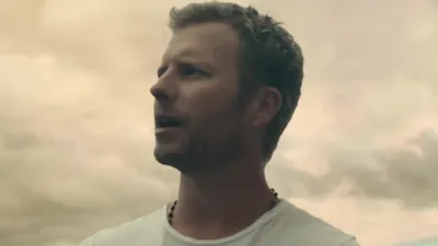 Скачать Dierks Bentley - Bourbon In Kentucky клип бесплатно картинки