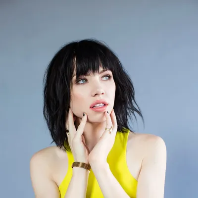 обои : Carly Rae Jepsen, Певец, голубые глаза, женщины, брюнетка, Волосы до плеч, рваные джинсы, Сидящий, Простой фон, Градиент 2211x2760 - lagito37 - 1662181 - красивые картинки - WallHere зарегистрироваться Авторизоваться Русский картинки