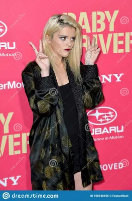 Обои ID: 302311 / Music Sky Ferreira Phone Wallpaper, , 1440x3216 скачать бесплатно картинки