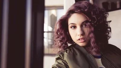 Pop-Debüt - Alessia Cara стартует во время | deutschlandfunk.de картинки