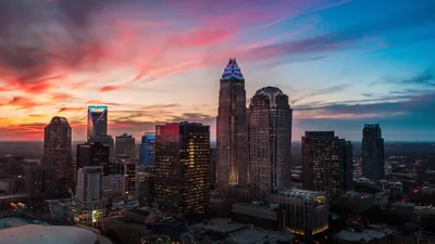 Скачать обои Charlotte, 4k, nightscapes, North Carolina, USA, american citys, America, Charlotte at night, modern building, City of Charlotte, Cities of North Carolina для монитора с разрешением 3840x2400. Высококачественные HD-изображения картинки