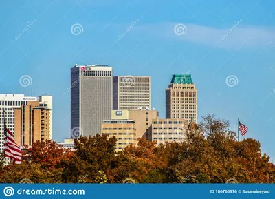 Tulsa Ok Skyline Stock Photos — Бесплатные стоковые фотографии без лицензионных платежей от Dreamstime картинки