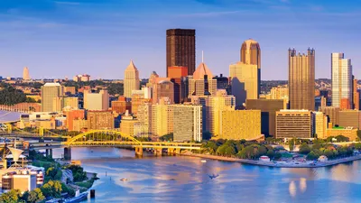 Скачать обои Pittsburgh, American city, city lights, skyline, USA, Pennsylvania для монитора с разрешением 1920x1200. Высококачественные обои HD картинки картинки