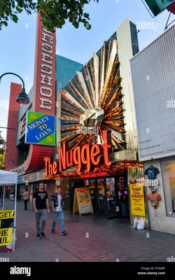 Photograph Of The City Of Reno Nevada In Washoe County — стоковые фотографии и другие картинки 2015 - iStock картинки