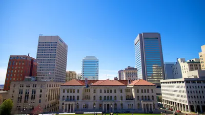 Файл:Atrium Old City Hall Richmond, VA (8748860905).jpg — Википедия картинки