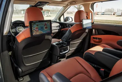 Белый внедорожник Kia Carnival 2019 Обои для рабочего стола 1440x900 картинки