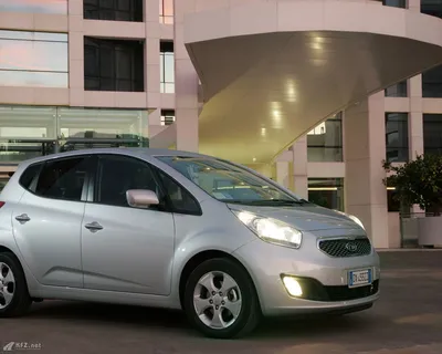 Kia Venga FIFA World Cup Edition (Yn) Weiß gebraucht, Diesel und Handschaltung, 137 275 км - 8 500 € | LuxAuto.lu картинки