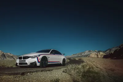 BMW M4 с обоями M Performance Parts: жажда производительности реальна картинки