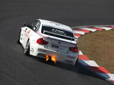 BMW 320si WTCC Седан (E90) '2009–11 картинки