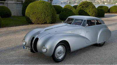 Серебряный BMW 328 Kamm Coupe 1940 года на Фестивале скорости в Гудвуде картинки