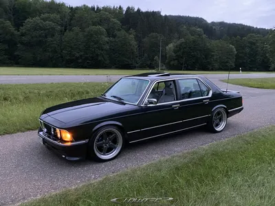 1983 BMW E23 735i для продажи в... - Продажа уникальных автомобилей BMW | Фейсбук картинки